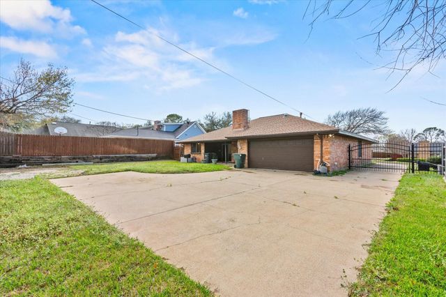 1905 Alamo Drive, Arlington, TX 76012