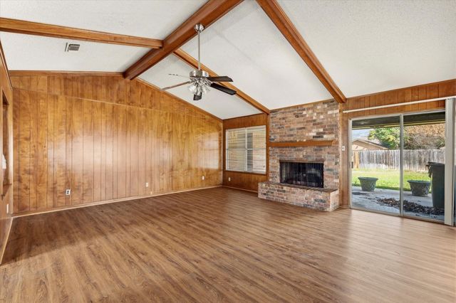 1905 Alamo Drive, Arlington, TX 76012