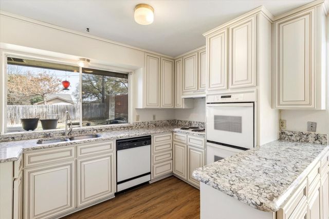1905 Alamo Drive, Arlington, TX 76012