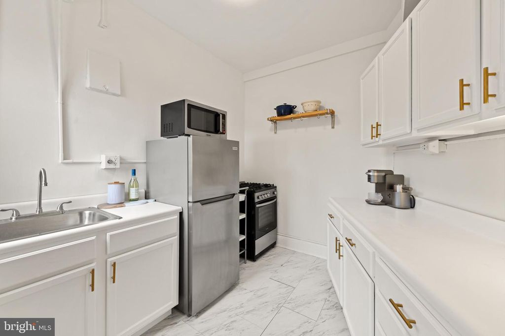 3446 CONNECTICUT AVE NW #401, Washington, DC 20008