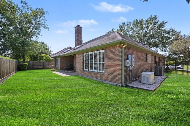 11614 Vailrun Drive, Houston, TX 77070