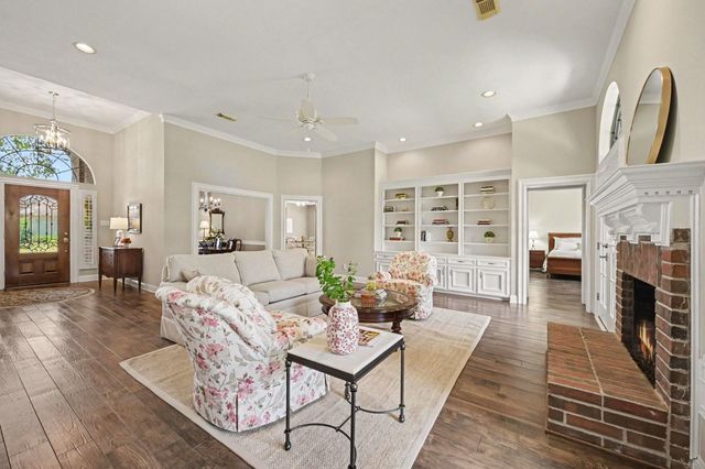 11614 Vailrun Drive, Houston, TX 77070