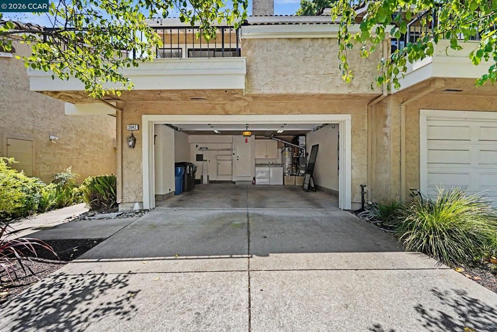 Image 21 of property listing at 2042 Lost Lake Pl, Martinez, CA 94553