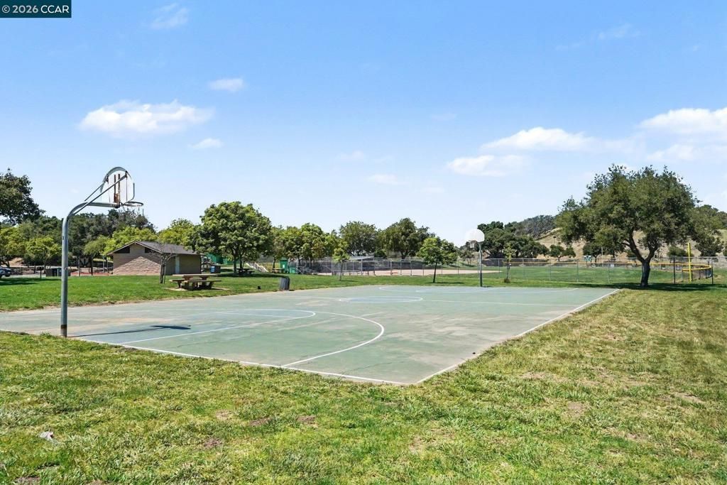 Image 24 of property listing at 2042 Lost Lake Pl, Martinez, CA 94553