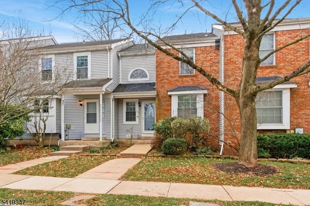 20 Pond Ct, Hillsborough Twp., NJ 08844