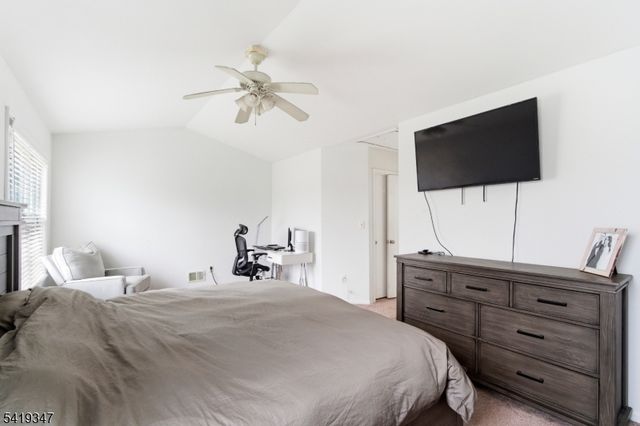 20 Pond Ct, Hillsborough Twp., NJ 08844