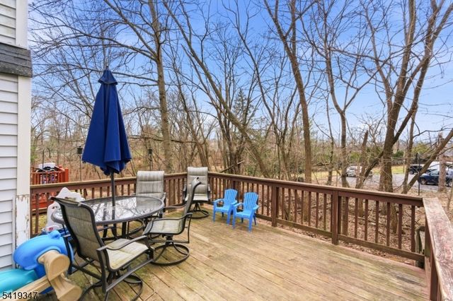 20 Pond Ct, Hillsborough Twp., NJ 08844