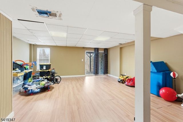 20 Pond Ct, Hillsborough Twp., NJ 08844