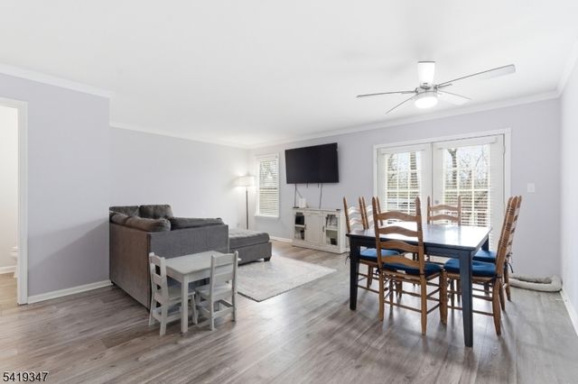 20 Pond Ct, Hillsborough Twp., NJ 08844