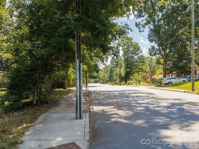 145 Kenilworth Road, Asheville, NC 28803