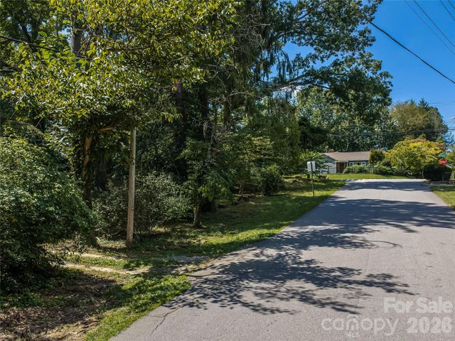 145 Kenilworth Road, Asheville, NC 28803