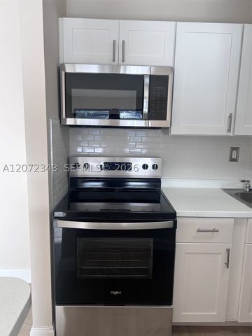 15630 SW 80th St I-203, Miami, FL 33193