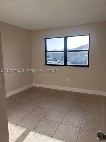 15630 SW 80th St I-203, Miami, FL 33193