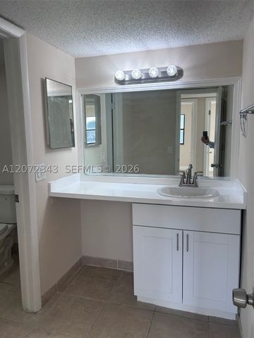 15630 SW 80th St I-203, Miami, FL 33193