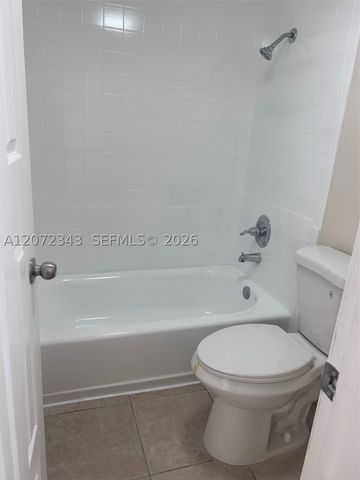 15630 SW 80th St I-203, Miami, FL 33193