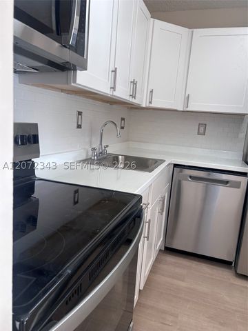 15630 SW 80th St I-203, Miami, FL 33193