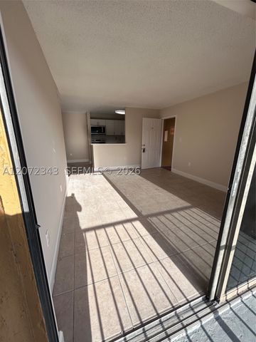 15630 SW 80th St I-203, Miami, FL 33193