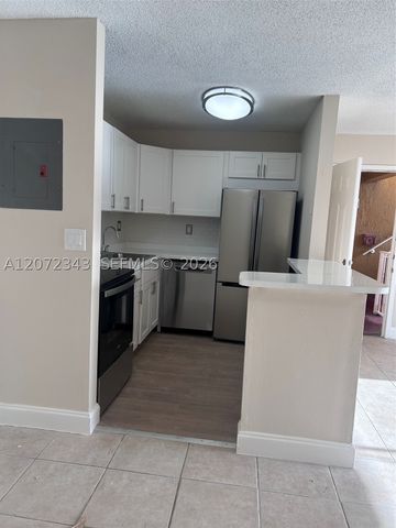 15630 SW 80th St I-203, Miami, FL 33193