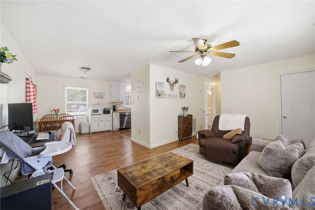 103 Five Oaks Ln, Ashland, VA 23005