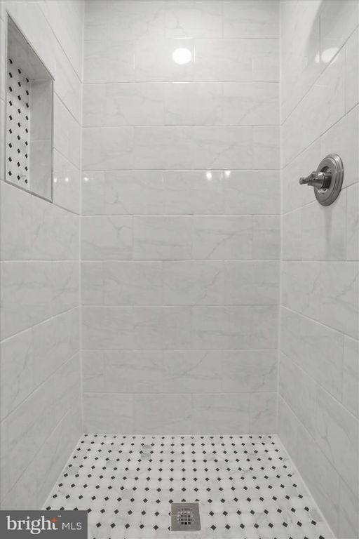 Image 16 of property listing at 724 N MARKET ST, Frederick, MD 21701