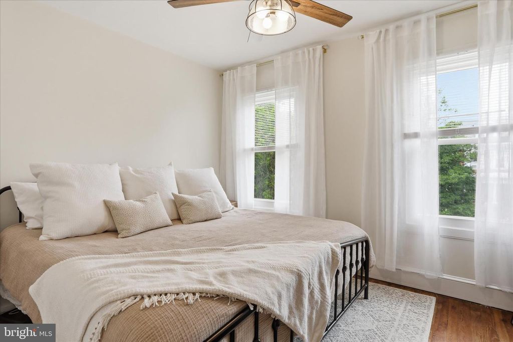 Image 17 of property listing at 724 N MARKET ST, Frederick, MD 21701