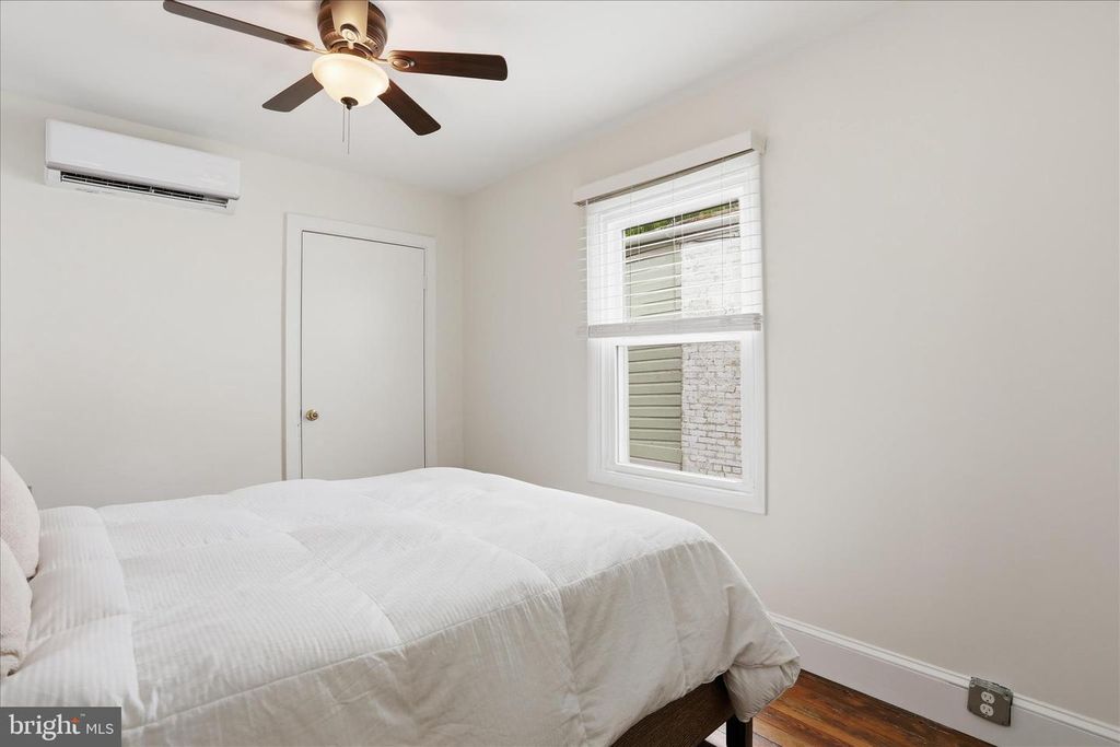 Image 21 of property listing at 724 N MARKET ST, Frederick, MD 21701