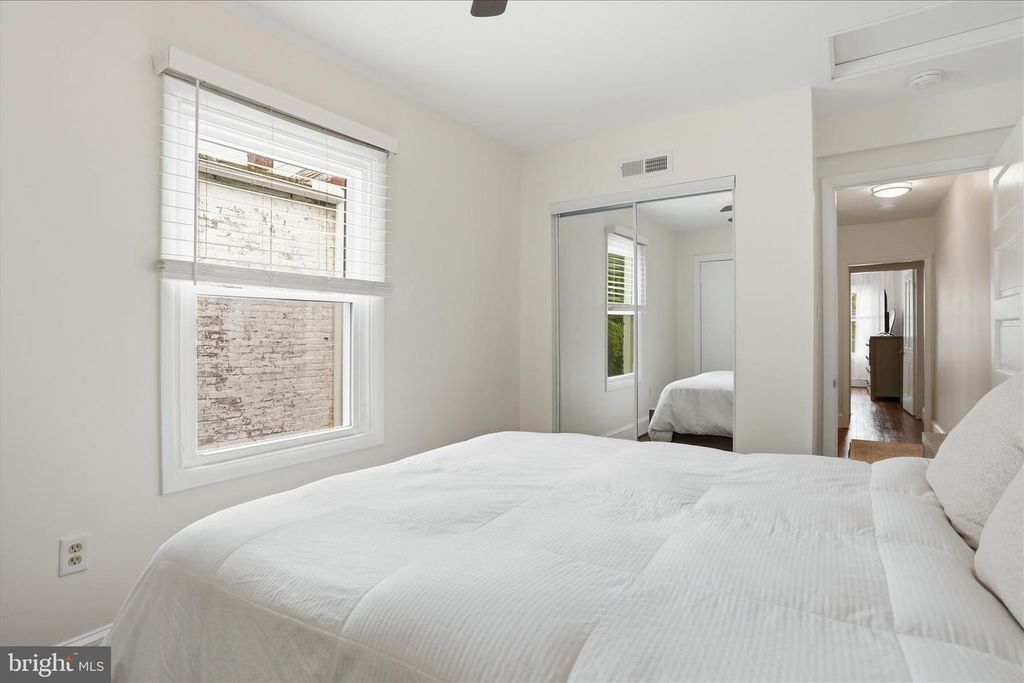 Image 23 of property listing at 724 N MARKET ST, Frederick, MD 21701