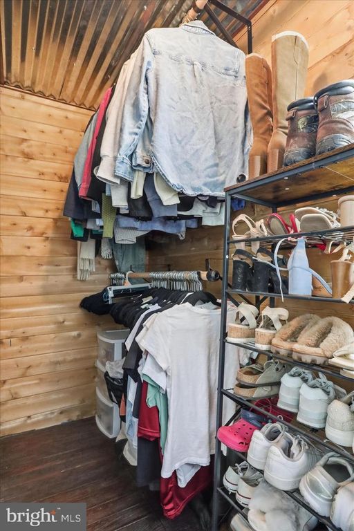 Image 24 of property listing at 724 N MARKET ST, Frederick, MD 21701