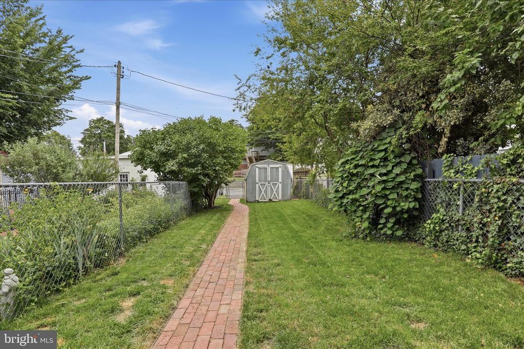 Image 28 of property listing at 724 N MARKET ST, Frederick, MD 21701