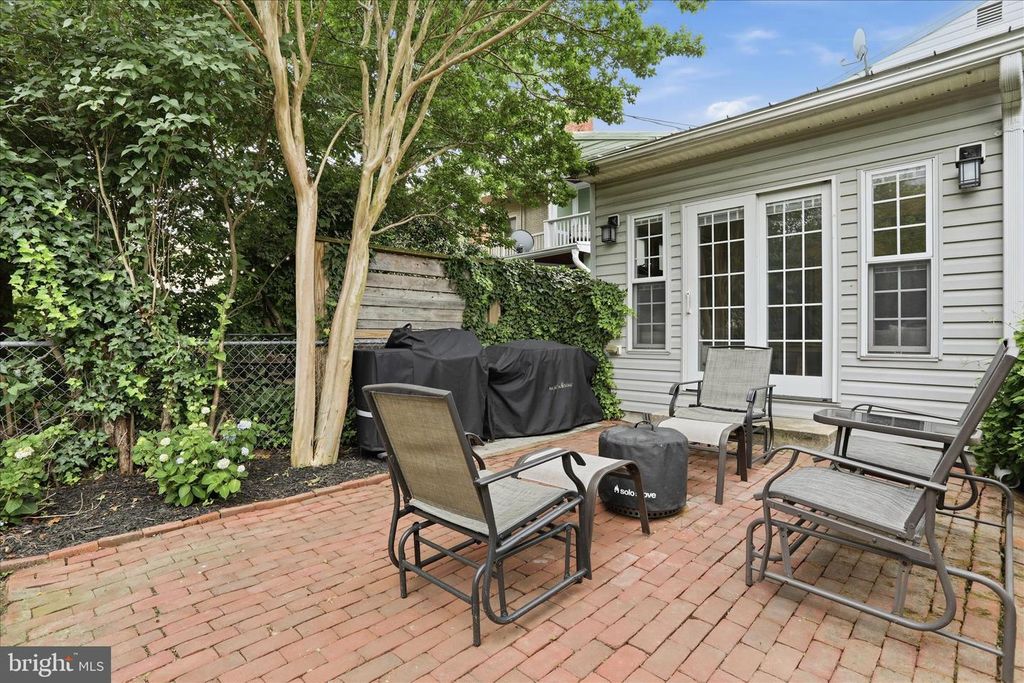 Image 29 of property listing at 724 N MARKET ST, Frederick, MD 21701