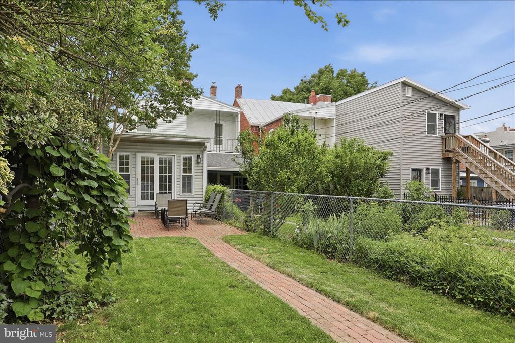 Image 31 of property listing at 724 N MARKET ST, Frederick, MD 21701
