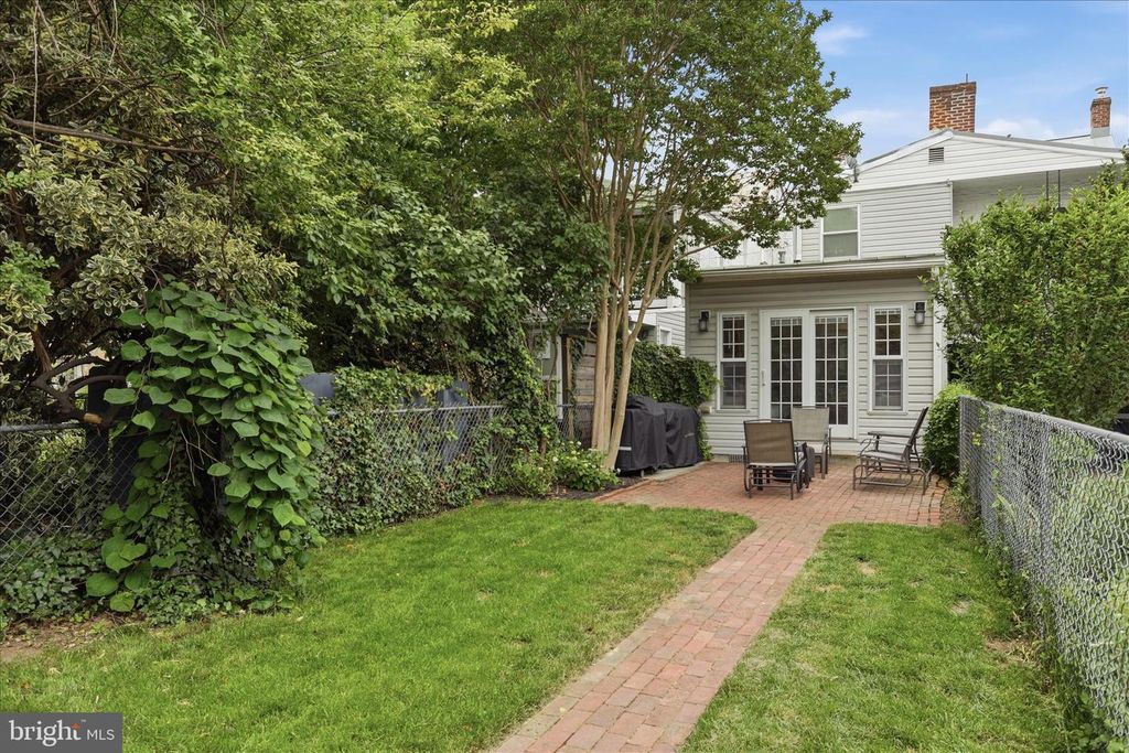 Image 33 of property listing at 724 N MARKET ST, Frederick, MD 21701