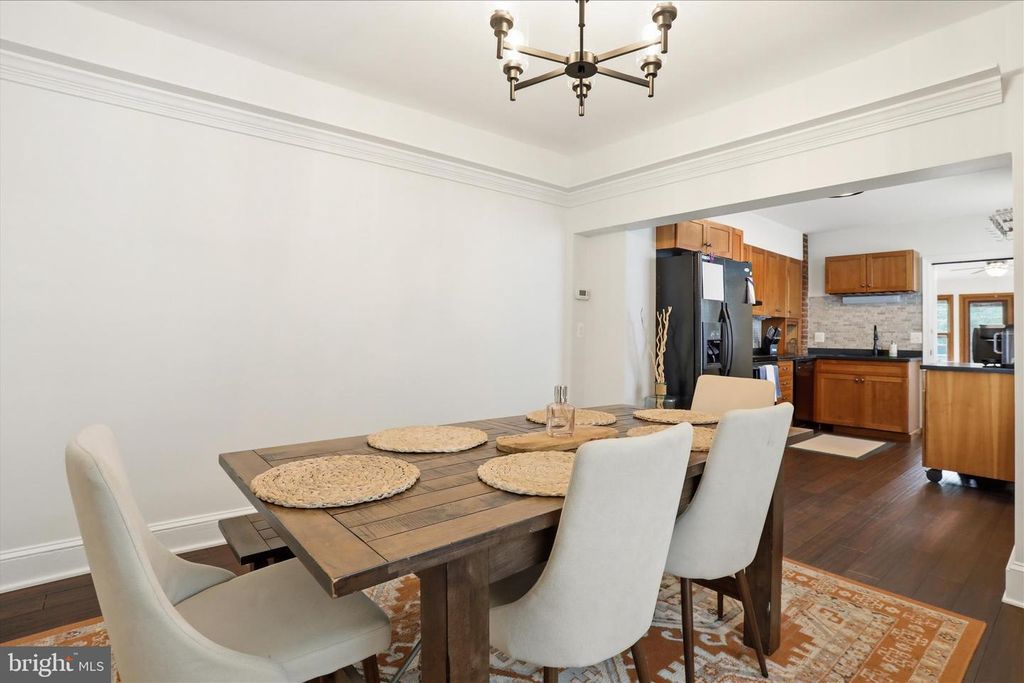 Image 8 of property listing at 724 N MARKET ST, Frederick, MD 21701