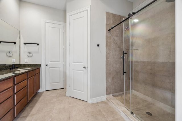 3804 Centerplaza Drive, Houston, TX 77007