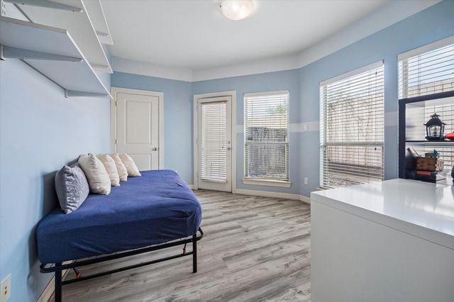 3804 Centerplaza Drive, Houston, TX 77007