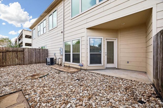 3804 Centerplaza Drive, Houston, TX 77007