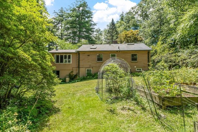 10 Old Shirley Rd, Harvard, MA 01451