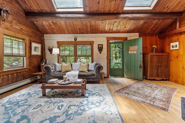 10 Old Shirley Rd, Harvard, MA 01451