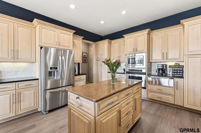 4302 N 195 Circle, Elkhorn, NE 68022