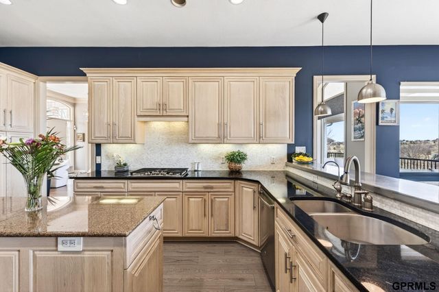 4302 N 195 Circle, Elkhorn, NE 68022