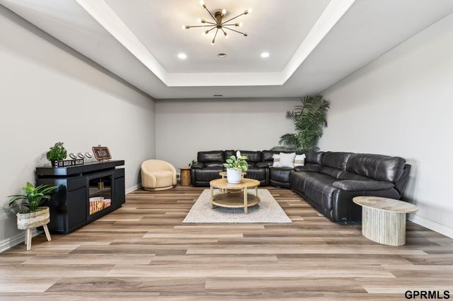 4302 N 195 Circle, Elkhorn, NE 68022