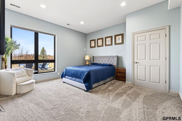 4302 N 195 Circle, Elkhorn, NE 68022