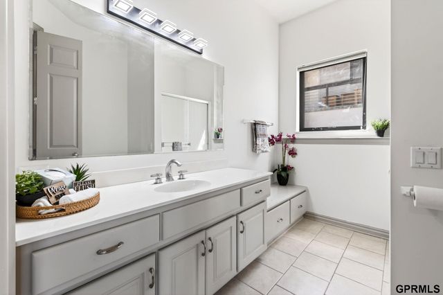 4302 N 195 Circle, Elkhorn, NE 68022