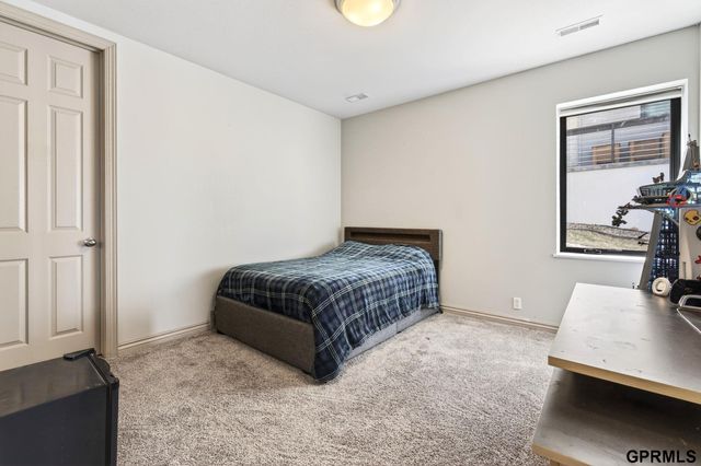 4302 N 195 Circle, Elkhorn, NE 68022