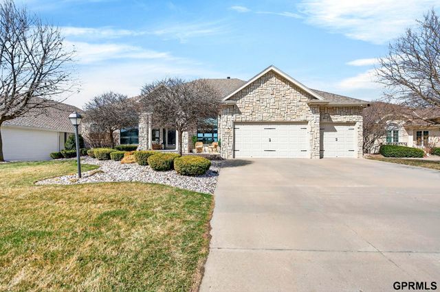 4302 N 195 Circle, Elkhorn, NE 68022
