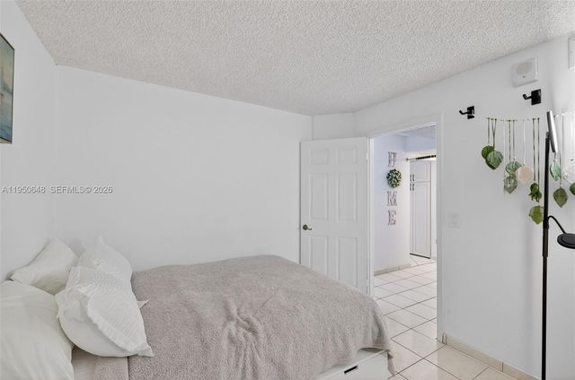 2401 Collins Ave 1103, Miami Beach, FL 33140