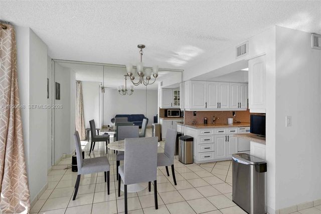 2401 Collins Ave 1103, Miami Beach, FL 33140