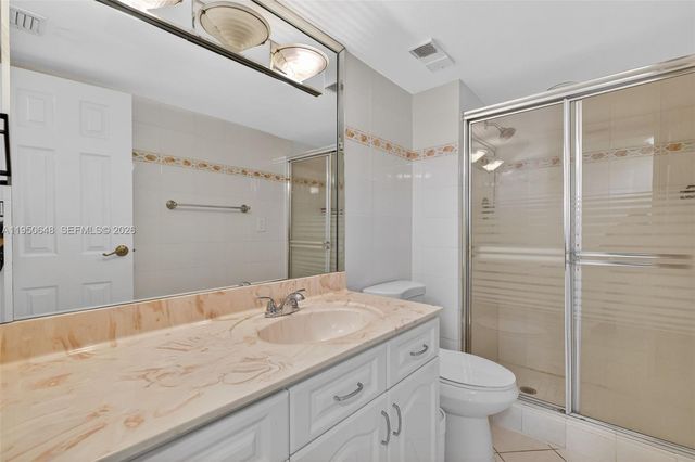 2401 Collins Ave 1103, Miami Beach, FL 33140