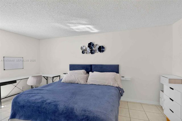 2401 Collins Ave 1103, Miami Beach, FL 33140