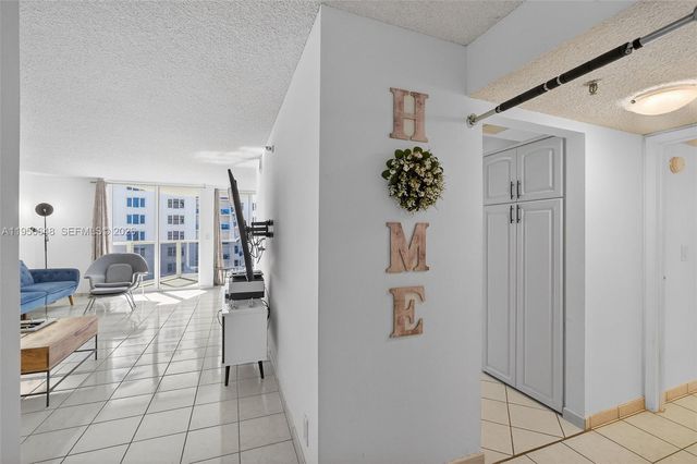 2401 Collins Ave 1103, Miami Beach, FL 33140